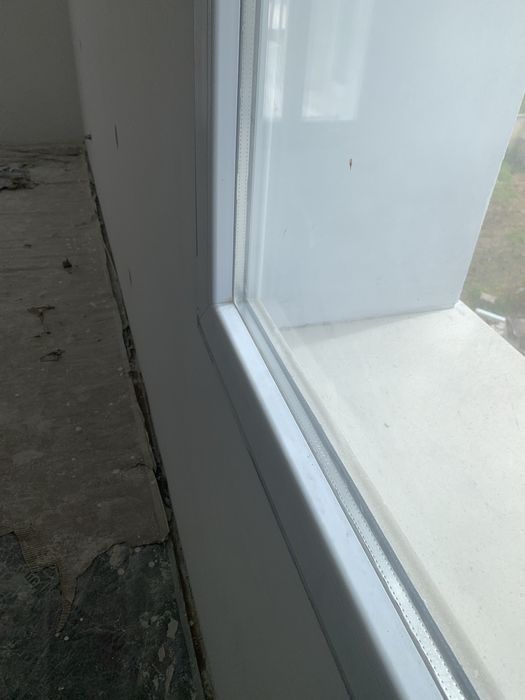 Janela PVC branco basculante | vidro duplo | excelente estado