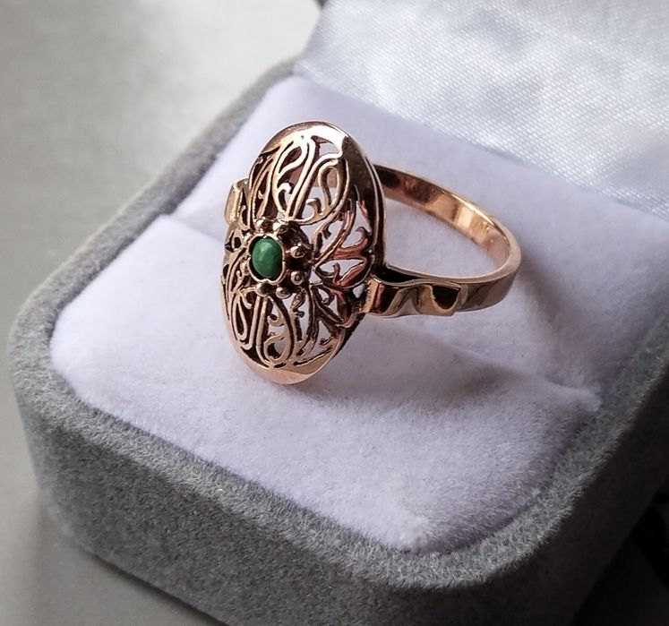 Piękny  złoty pierścionek.  Warmet. Ładny stan. .