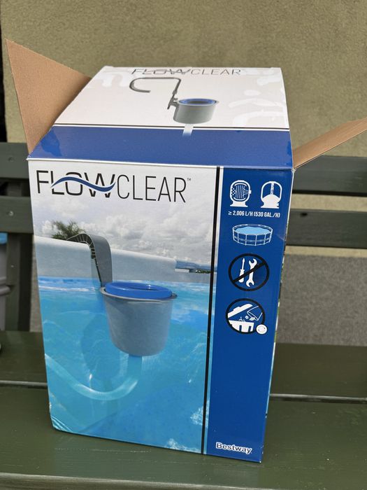 Skimmer do basenu Flowclear