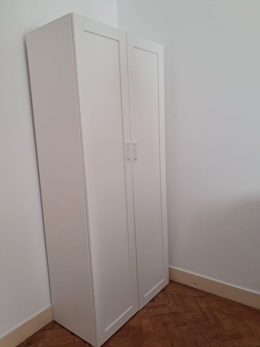 Armario branco de porta dupla