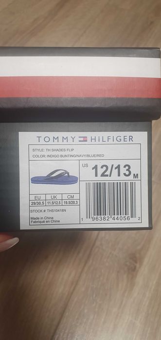 Tommy Hilfiger 30-31 flip flop
