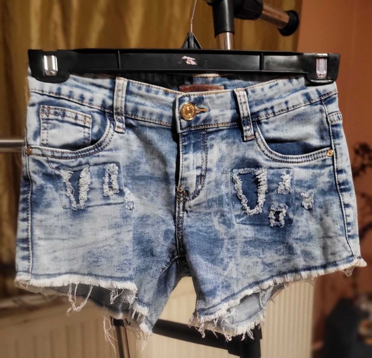Krótkie spodenki jeansowe r. 36