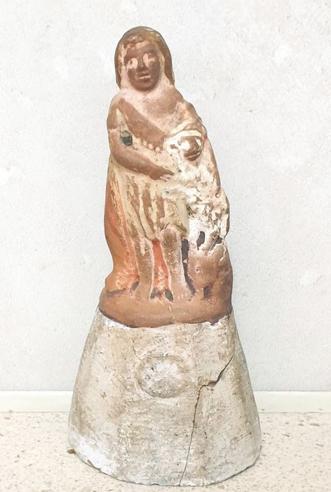 Pequena antiga figura de São João Baptista em cerâmica