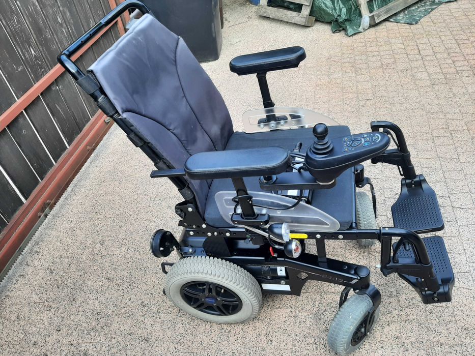 Wózek inwalidzki elektryczny Otto Bock B400