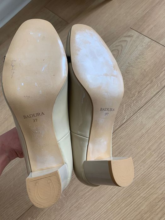Czółenka buty półbuty Badura beżowe słupek