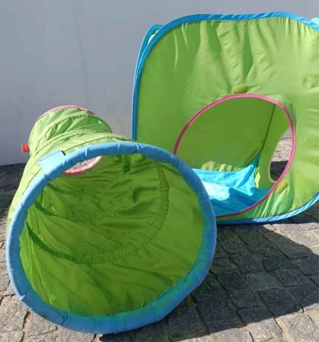 Tenda com tubo para brincar