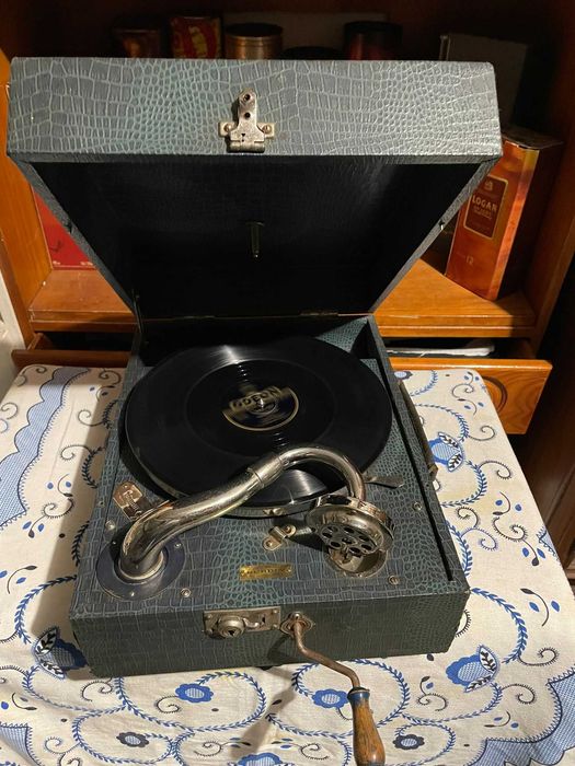 Gramofone antigo francês