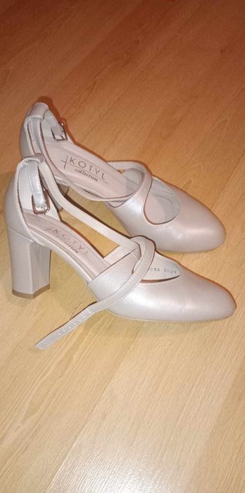 Buty ślubne kotyl 37