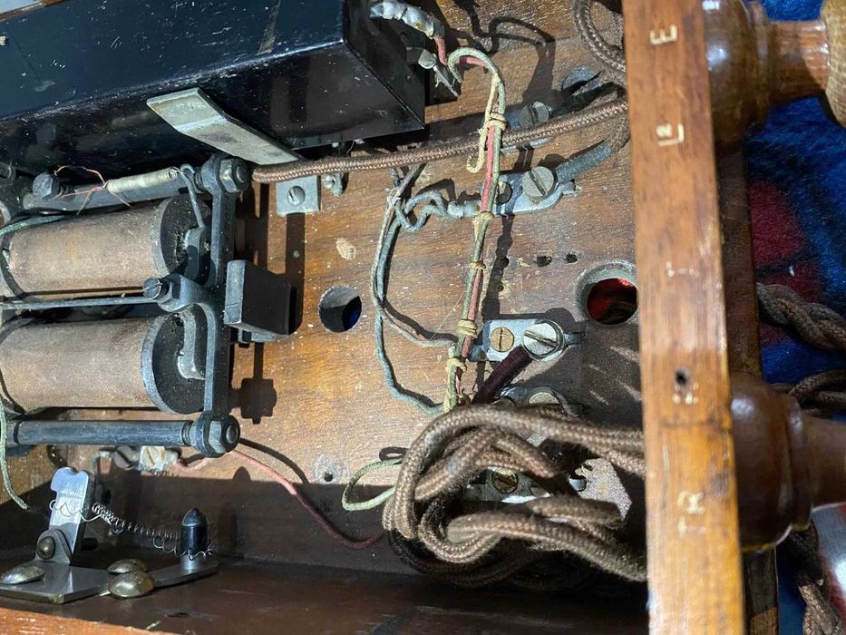 Telefone de parede antigo 1915 – Estojo de madeira, mostrador rotativo, caixa eletrônico mecanismo Liverpool
