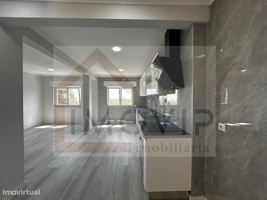 Apartamento T2 Remodelado em Setúbal