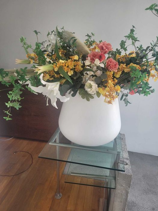 Vaso e Flores ( conforme fotografias)