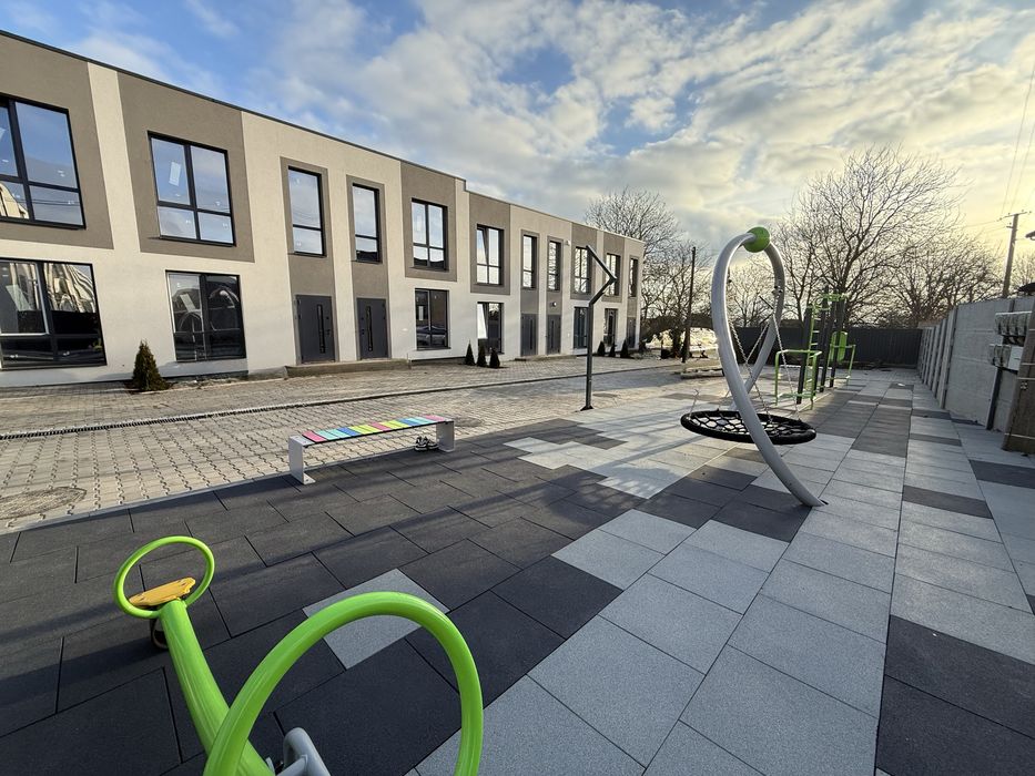 Продаж таунхауса з ремонтом