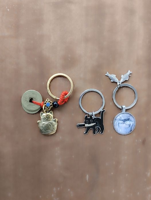 Кот-рыболов брелок для ключей кіт на удачу