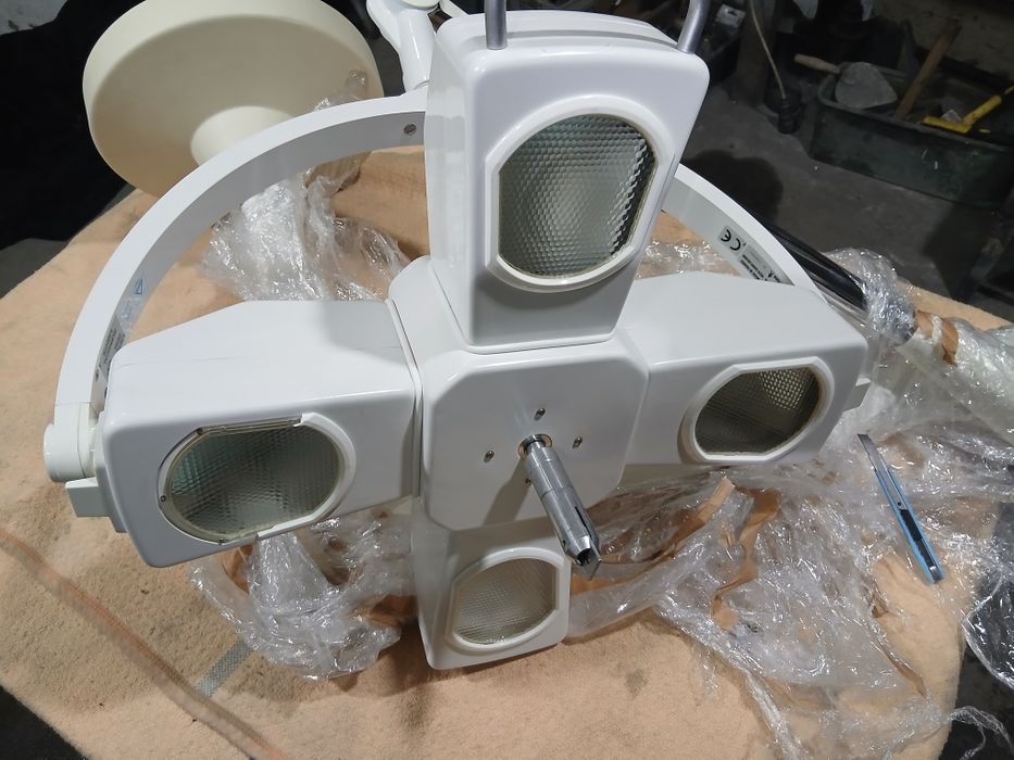 лампа хірургічна Angenieux AX=4