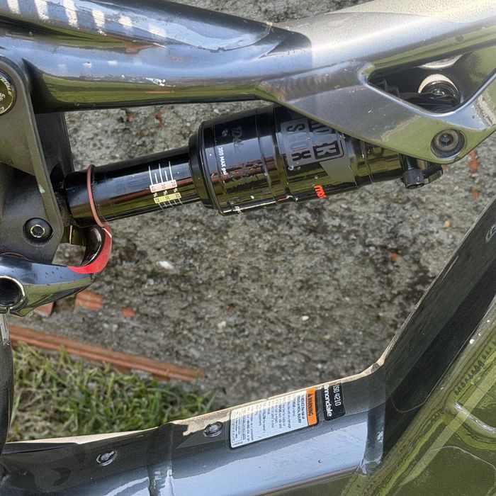Bicicleta elétrica Cannondale personalizada — peça única