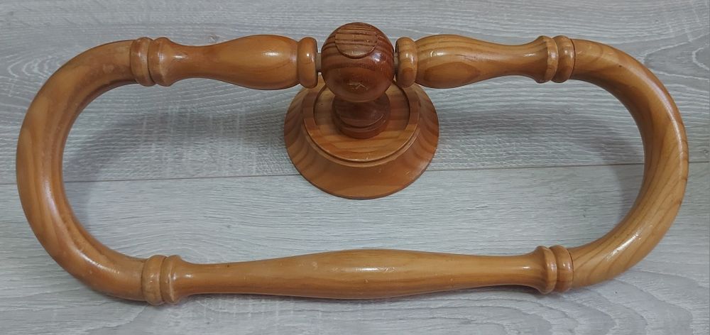 Аксессуары для ванной комнаты из дерева и керамики