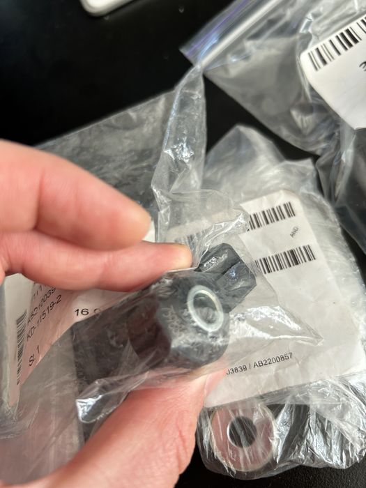 Датчик детонації BMW 13627598861