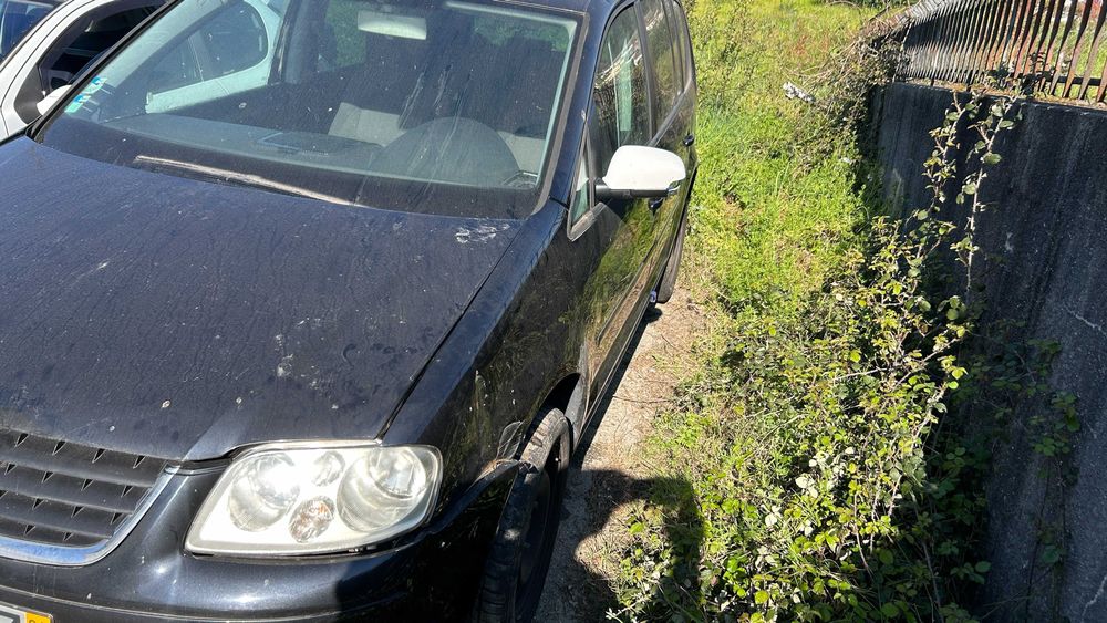 VW Touran 2.0 TDI Só Para Peças