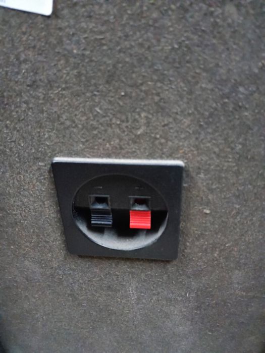 Par de colunas de som marca SONY , muito bom som, tudo a funcionar per