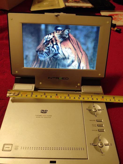 Портативний двд плеєр INTREEO