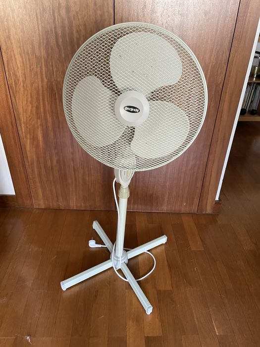 Ventoinha de pé alto