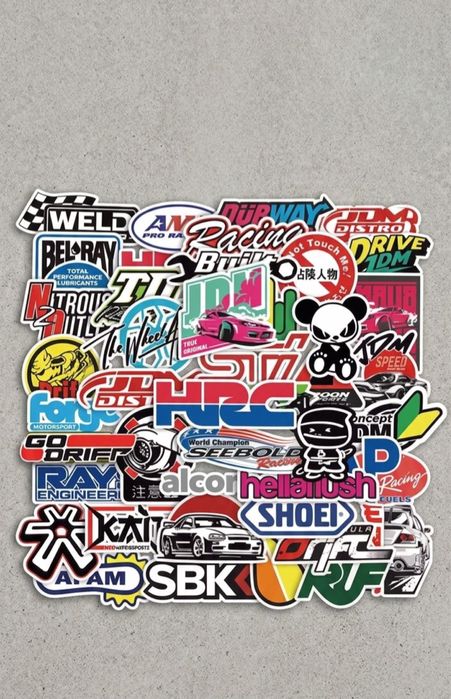 100 autocolantes marcas corridas (motas e carros)
