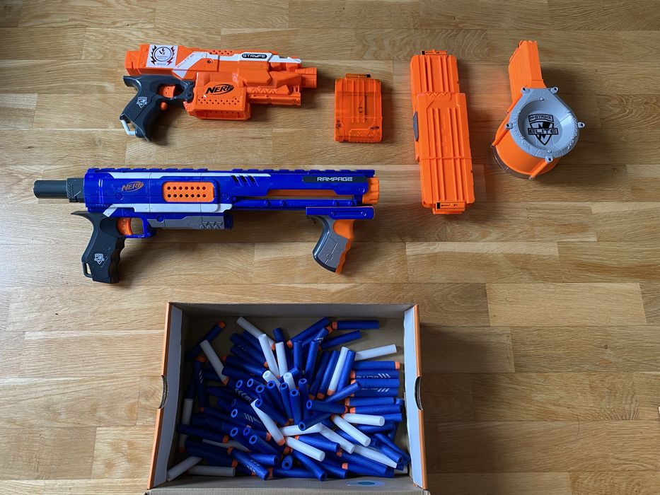 Nerf Rampage i Stryfe + 4 magazynki(25, 2x12, 6 strzałek) + 102 strzał