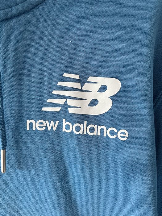 Niebieska bluza z kapturem New Balance M