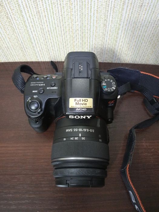 Цифровий фотоапарат SONY SLT-A37