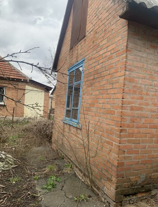 Продам будинок поряд з містом !