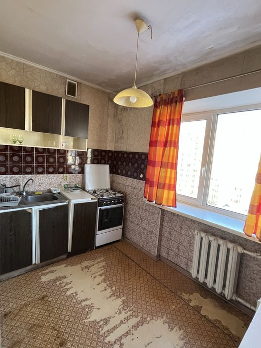 Продаж 2х кім Індустріальний міст КПІ