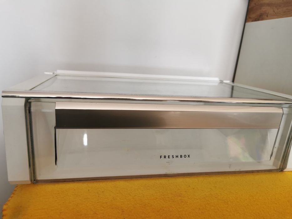 Szuflada podwieszana z pokrywą chłodziarki AEG