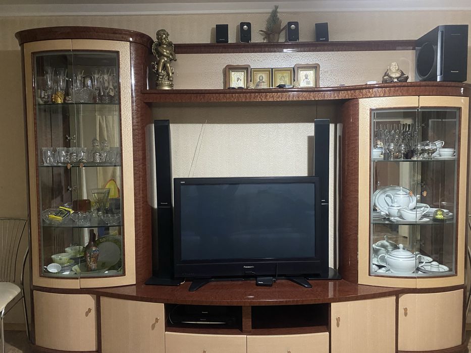 Продам стінку для вітальні