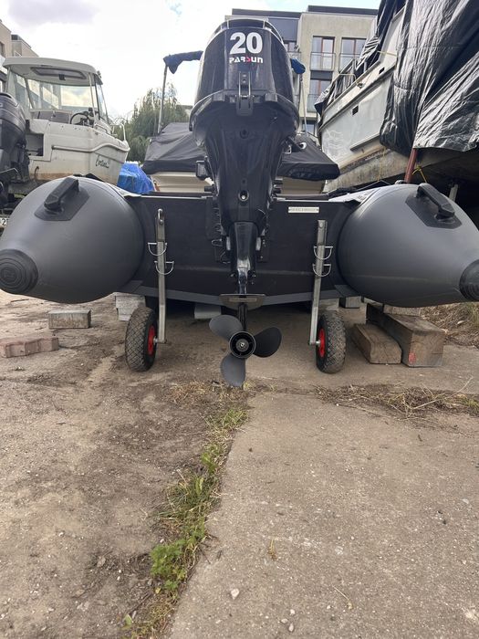 Ponton z silnikem kolibri  KM360D