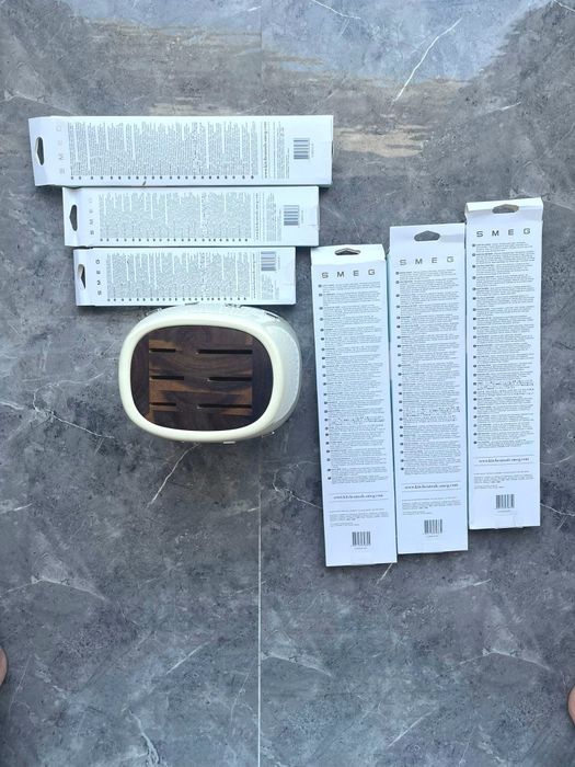 Bloco de Cozinha Smeg + 6 Facas Smeg Creme - Novas na Caixa