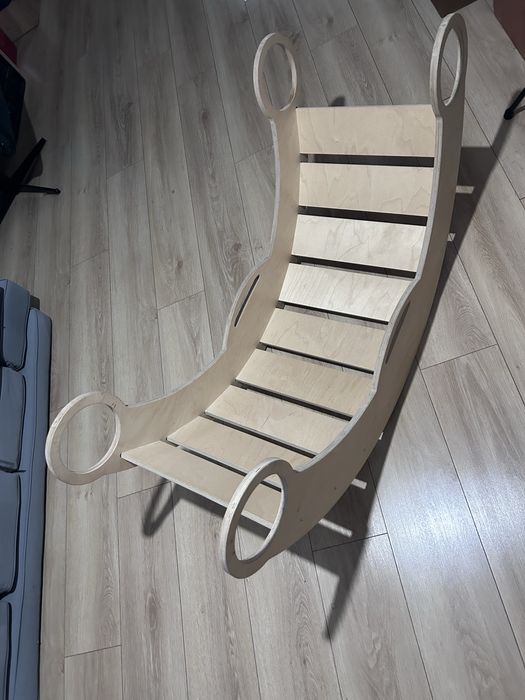 Drewniany bujak ze zjeżdżalnią