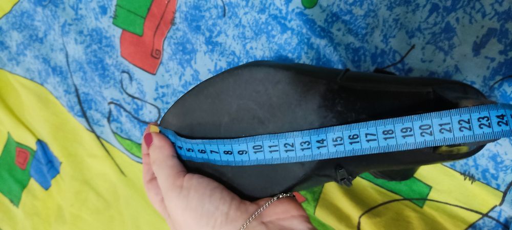 Демисезонные сапоги ботинки на каблуке 38 размер