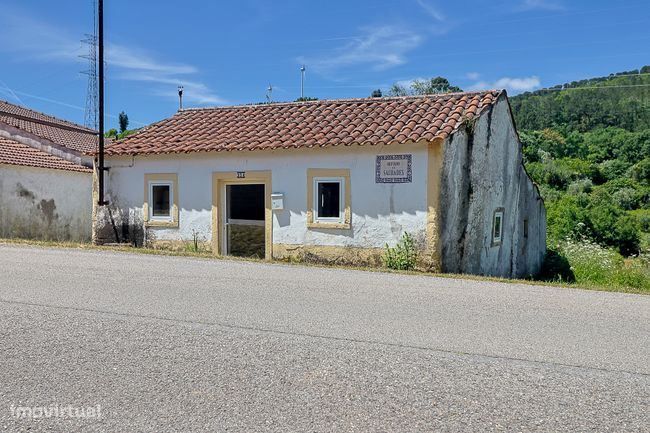 Moradia T2 Para Reabilitar Zona Rural, Lisboinha, Ansião