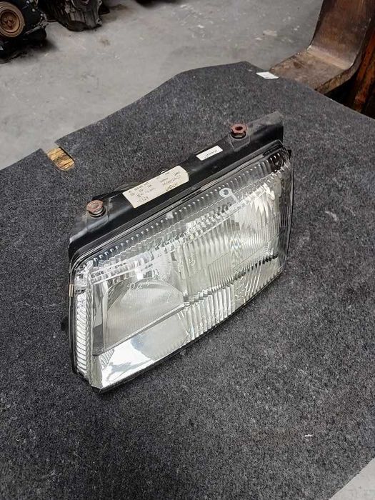 Lampa przednia lewa Vw Passat B5 97r