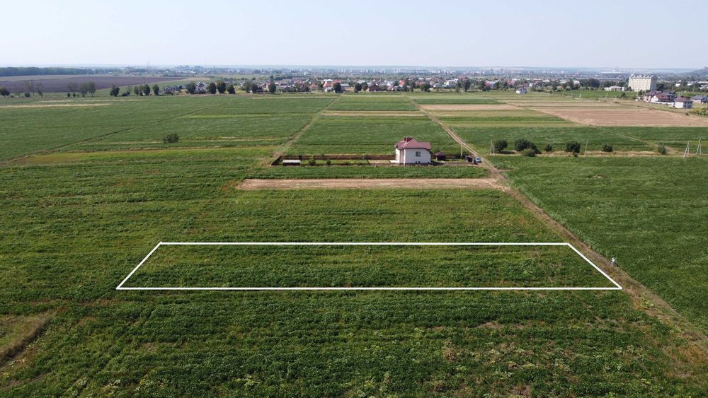 Продається ділянка 13 сот. Підпечери. Світло. Газ. Новобудови. Будинки