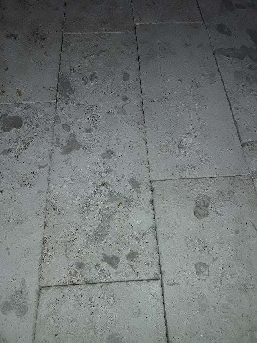 Lages grandes em pedra acabamento antigo ( 3 cm de espessura )