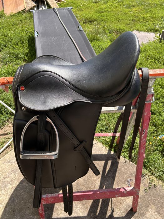Sprzedam siodło ujeżdżeniowe 17” STAR + popręg 45 cm START + ochraniacze YORK r. PONY