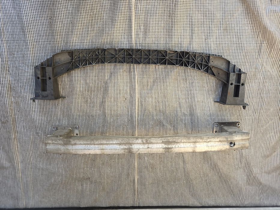 Peugeot 308 T7  belka wzmocnienie przód zderzaka przedniego wysyłka