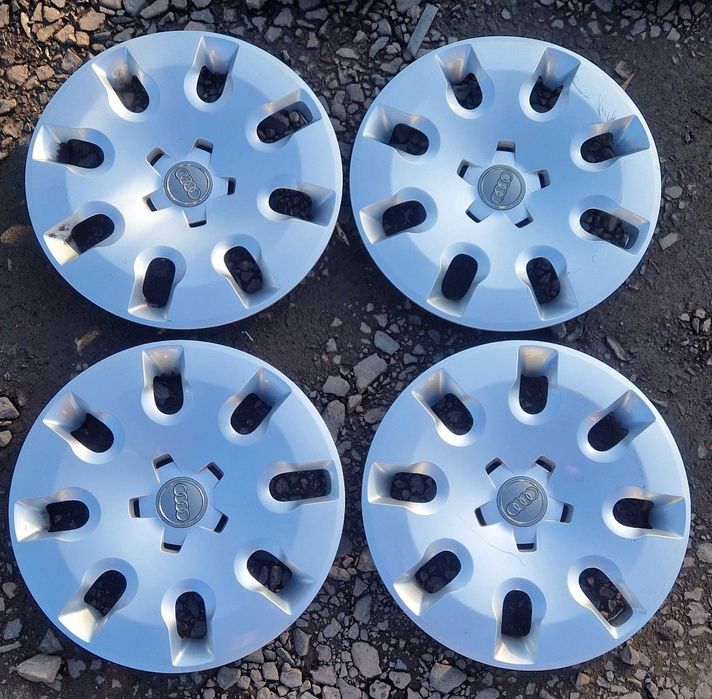Kołpaki oryginalne 15" Audi 8X0601.147 Kpl.