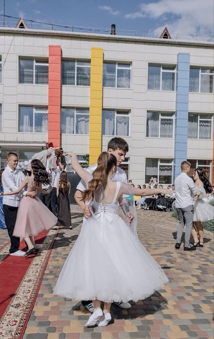 Продам Випускну сукню