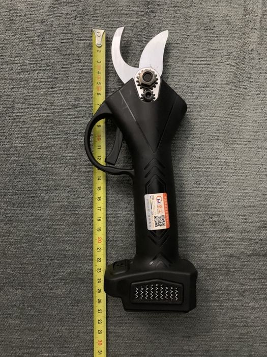 Tesoura de Podar Bateria alta potência 36 Volts - Corte 4,3cm (NOVA)