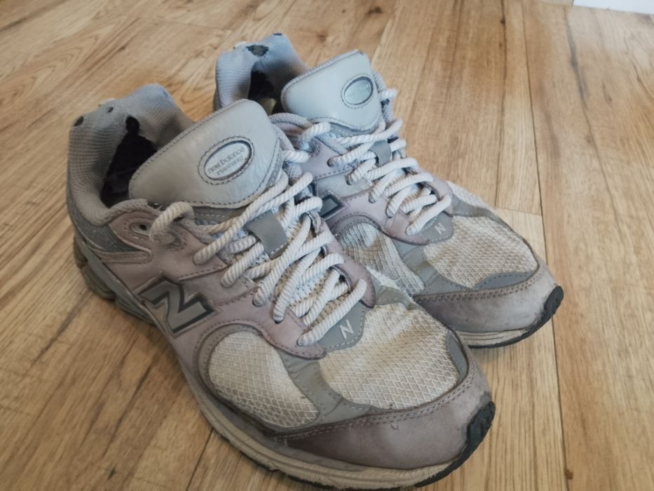 New Balance 2002R