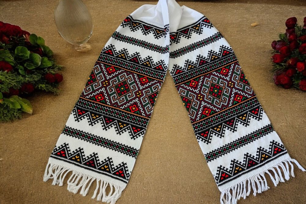 Вишиті рушники ручної роботи