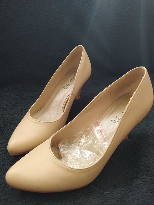 Buty na obcasie rozmiar 39