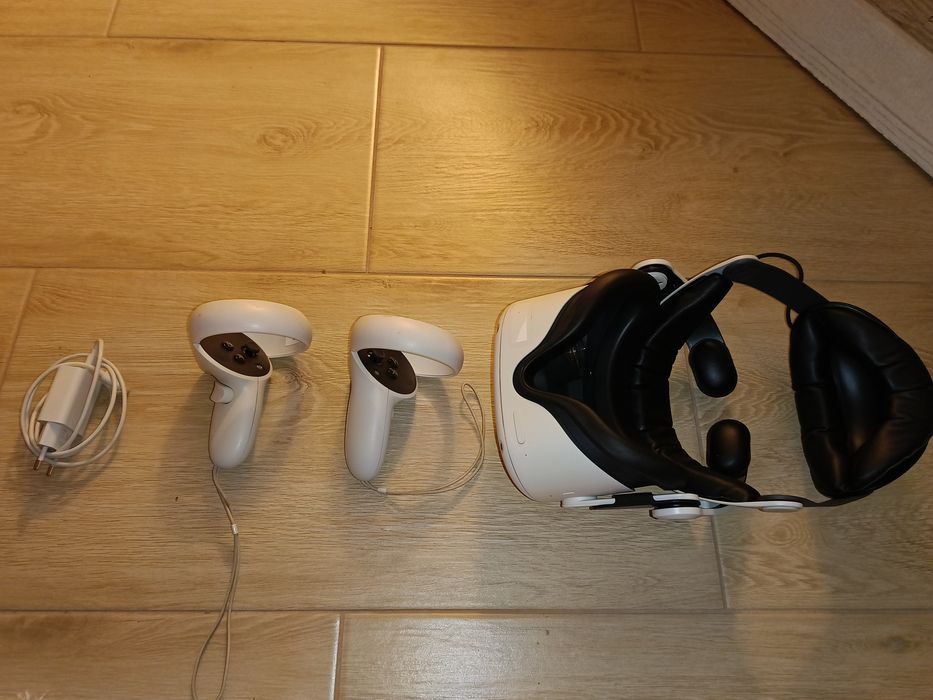 VR  Meta Oculus Quest 2 256GB.
Te 256GB pojemnosci